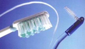 Уход за силиконовыми зубными протезами