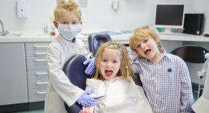 Как подготовить ребенка к визиту к детскому стоматологу
