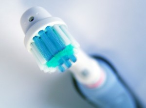 Электрические щетки могут навредить зубам