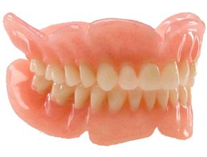 Разновидности зубных протезов