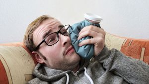 Чем снять зубную боль дома?
