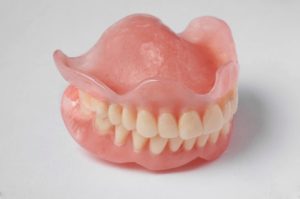 Гибкие протезы на зубы